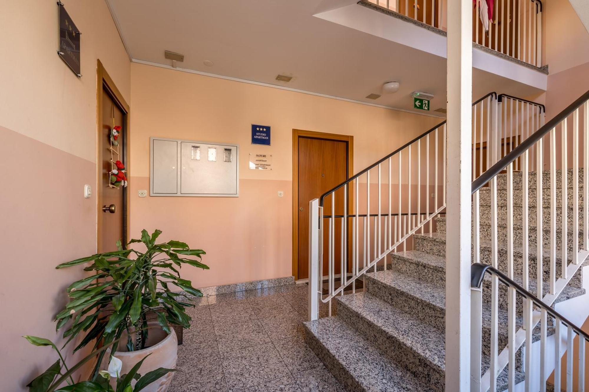 Noemi Luxury Apartment Solin Ngoại thất bức ảnh
